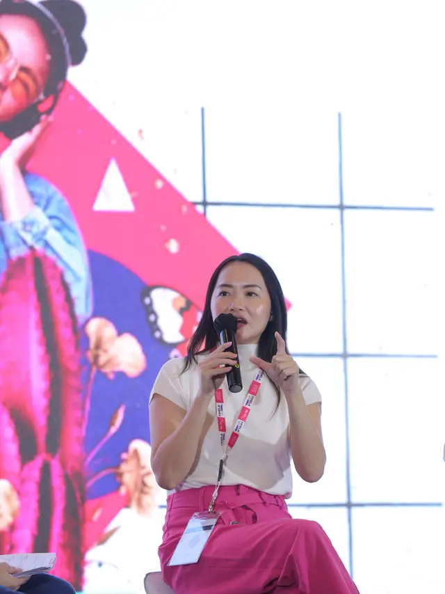 Jenny Jusuf dalam talkshow Korean Man As Your Ideal Type: Delulu or Solulu? di Fimela Day. (Foto: Daniel Kampua/Fimela)