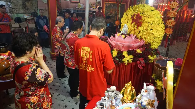 Banser Jaga Kelenteng Saat Imlek