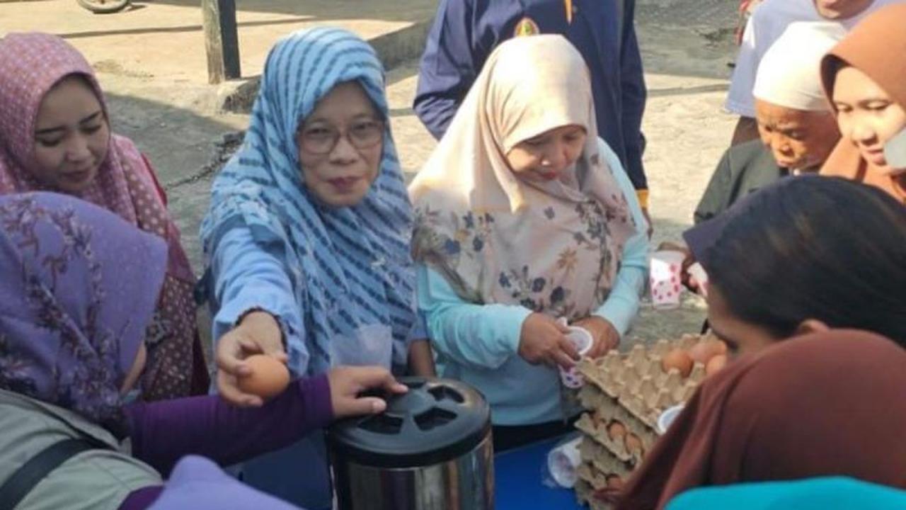 Tahukah Anda? Kampanye Susu Telur Probolinggo Gratis di Pasar Mantong Tingkatkan Gizi Masyarakat!