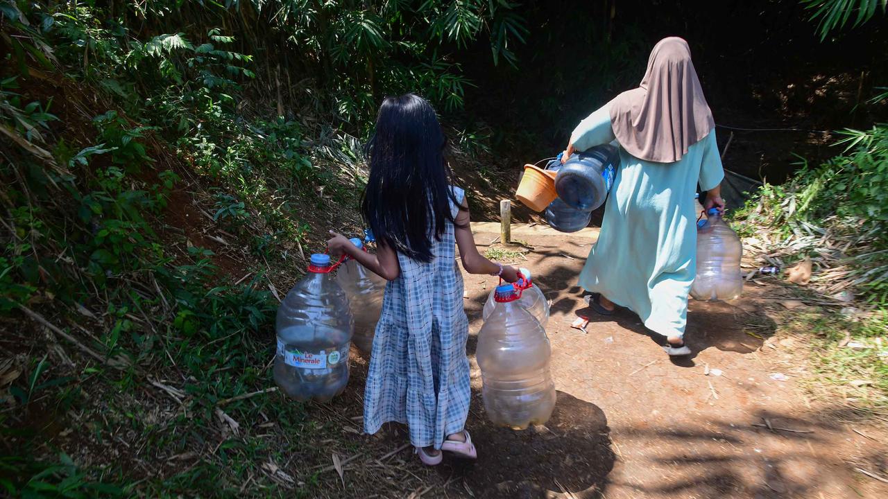 Kemarau Panjang Picu Krisis Air Bersih di Desa Cidokom