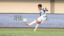 Pemain PSIS Semarang, Septian David Maulana melepaskan tendangan saat melawan Dewa United pada laga pekan ke-8 BRI Liga 1 2023/2024 di Stadion Indomilk Arena, Tangerang, Senin (14/8/2023). PSIS Semarang menang telak 4-1 atas Dewa United. (Bola.com/M Iqbal Ichsan)
