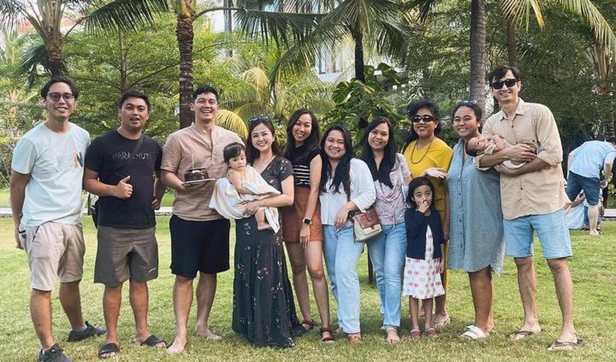 Baby Faleia dan sang kakak, Vechia memiliki paras yang cantik.