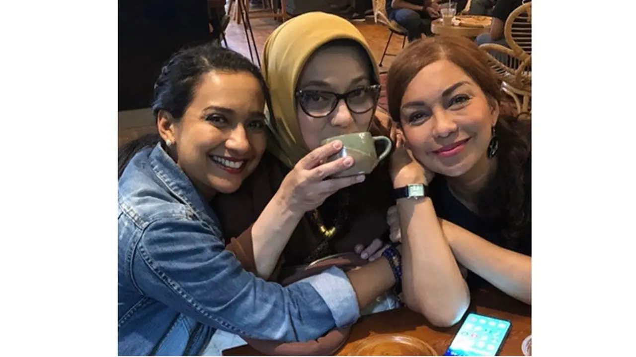 Soraya Haque menyebut bahwa kematian Marissa Haque adalah takdir, tidak ada riwayat penyakit yang mendahuluinya. Sementara itu, Shahnaz Haque menyebut bahwa keluarga telah sepakat meninggalnya Marissa karena henti jantung, bukan serangan jantung. (sumber: Instagram/shahnaz.haque)