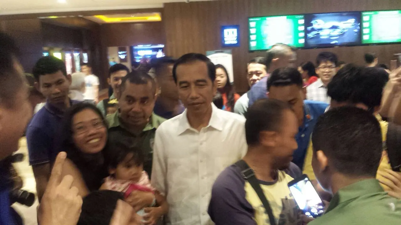 Presiden Jokowi di XXI Senayan City. (Liputan6.com/Arie Mega)