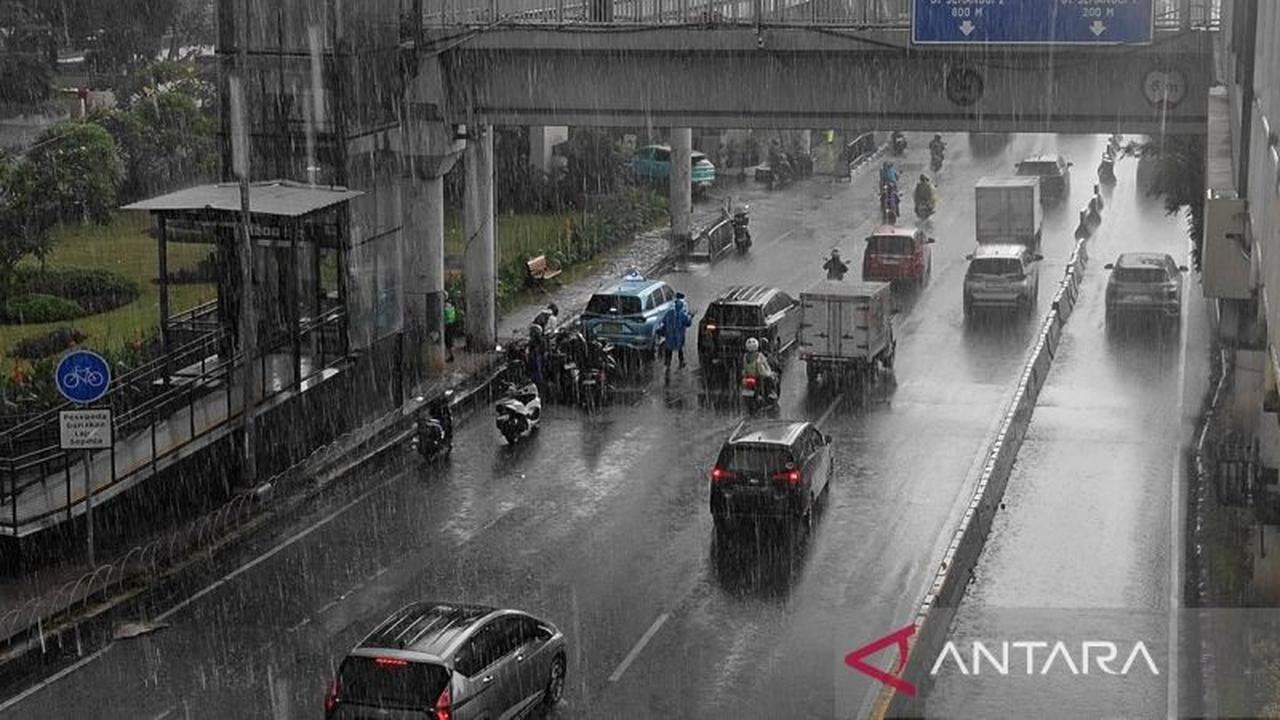BMKG: Siklon Tropis Algupit Picu Hujan Signifikan di Indonesia