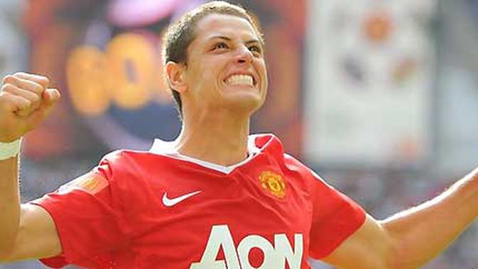 Ekspresi kegembiraan striker muda MU Javier Hernandez setelah mencetak gol kedua timnya ke gawang Chelsea di laga FA Community Shield 2010 yang berlangsung di Wembley Stadium, 8 Agustus 2010. MU unggul 3-1.