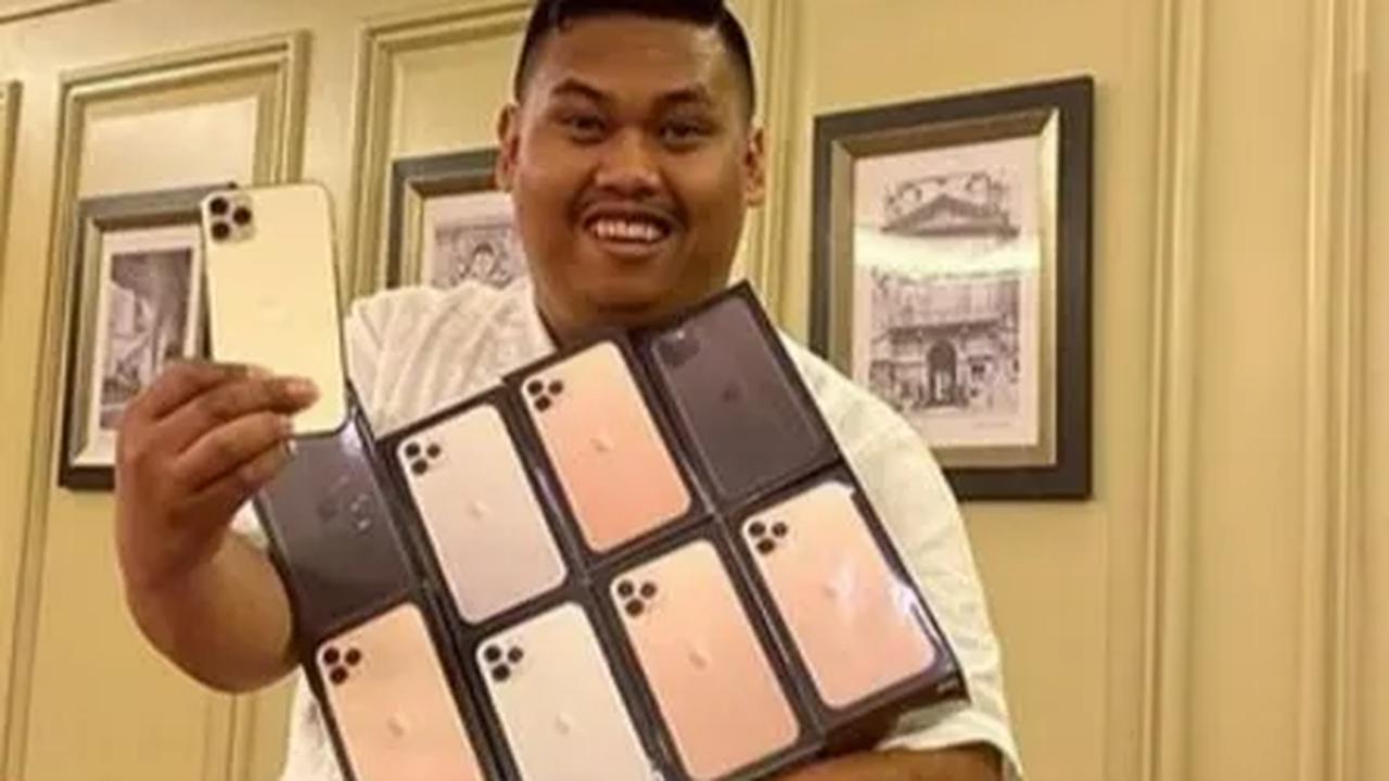 Jadi Kuli Bangunan dan Pemulung