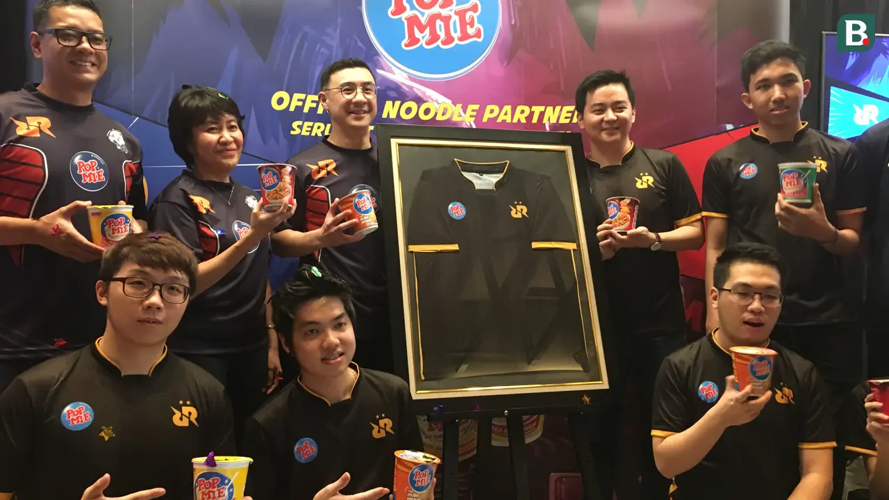 Rex Regum Qeon, Pop Mie, Esports