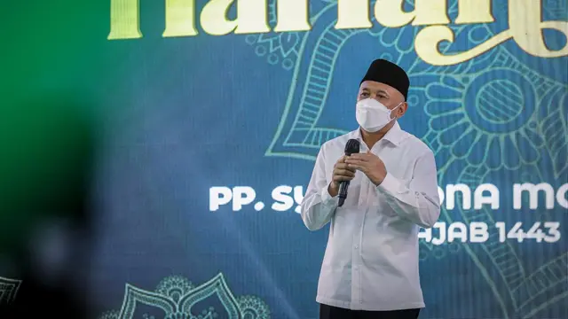 Menteri Koperasi dan UKM Teten Masduki menghadiri penandatangan Nota Kesepahaman (Memorandum of Understanding/MoU) antara KemenKopUKM bersama PBNU (Pengurus Besar Nahdlatul Ulama), terkait peningkatan dan pemberdayaan ekonomi umat di kalangan santri. (Dok