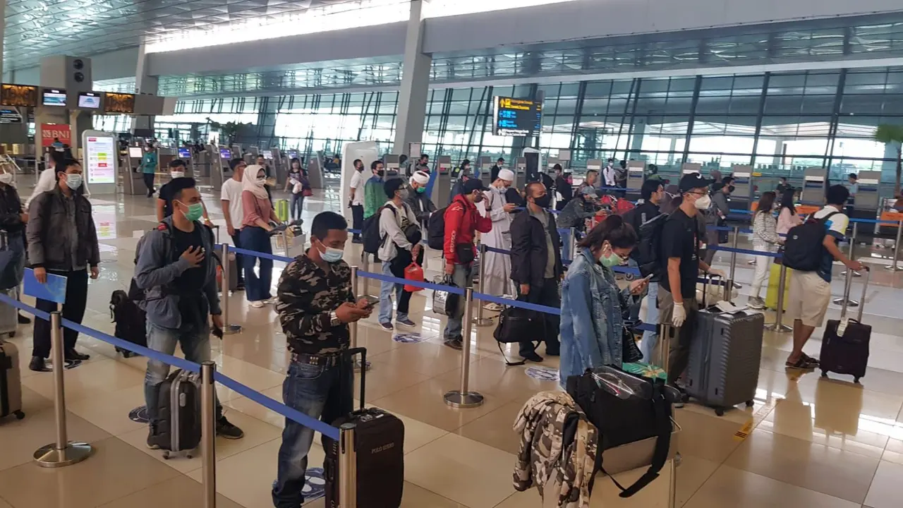 Angkasa Pura II memperkirakan pergerakan penumpang selama periode Angkutan Lebaran 2023 pada 12 April - 3 Mei 2023 (H-10 hingga H+10) diproyeksikan mencapai 5,24 juta penumpang. (Dok AP II)