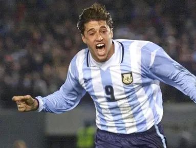 Hernan Crespo dipanggil oleh Timnas Argentina ketika Olimpiade Atlanta 1996. Dirinya berhasil mengantarkan Tim Tanggo menyabet medali perak dan keluar sebagai top skor dengan torehan enam gol. (Foto: AFP/Miguel Mendez)