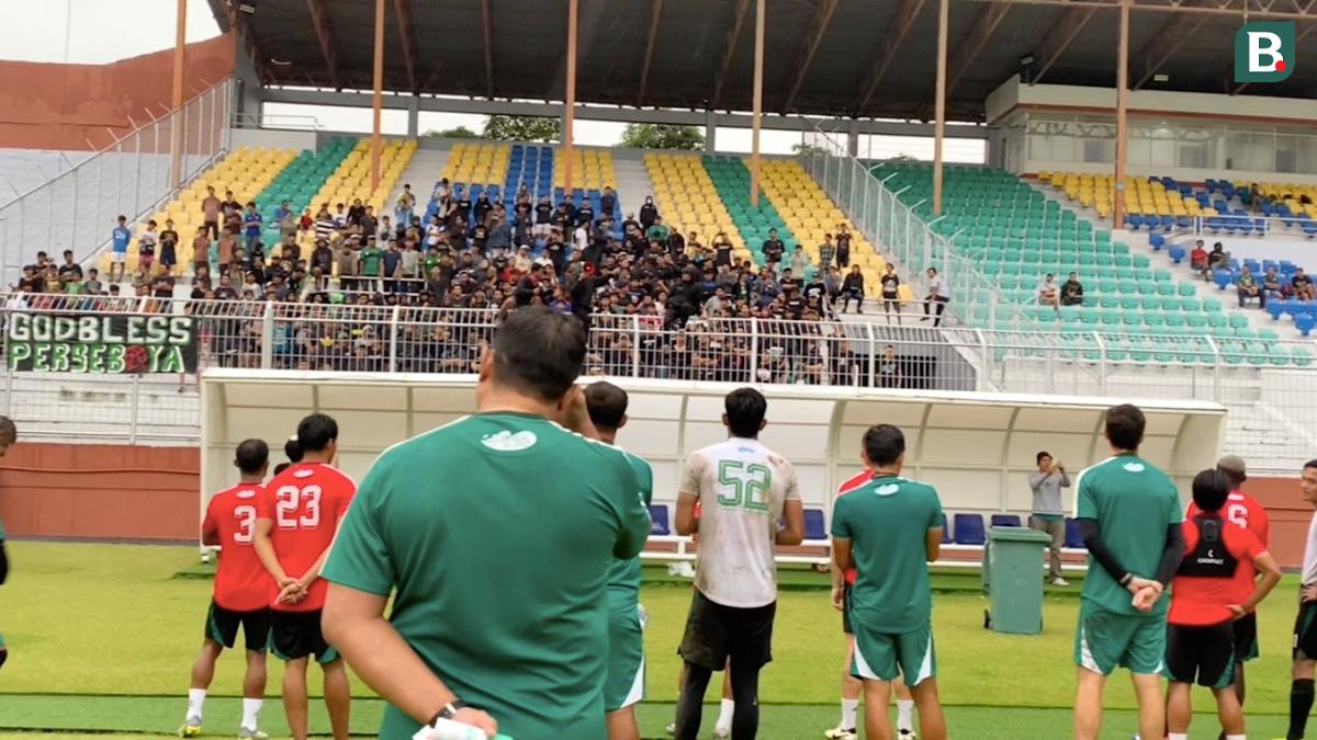BRI Liga 1: Bonek Datangi Latihan Persebaya, Bakar Semangat Pemain Jelang kontra Arema FC