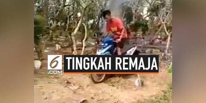 VIDEO: Viral! Dua Remaja Main Motor di atas Kuburan