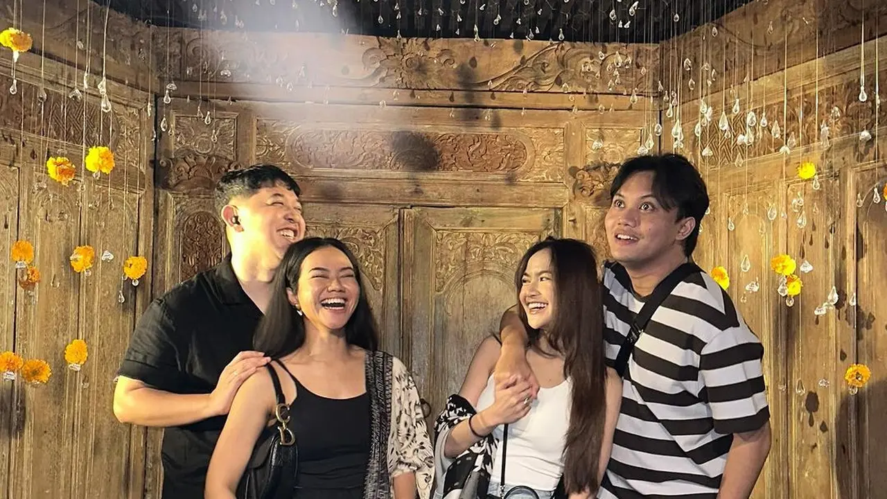 Potret Yura Yunita, Donne Maula, Mahalini dan Rizky Febian honeymoon bareng di Bali. [Foto: Instagram/yurayunita]