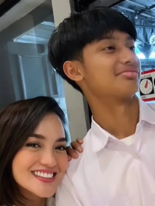 <p>Doa-doa baik untuk rumah tangga Ibnu Jamil dan Ririn Ekawati pun membanjiri kolom komentar. [Foto: Instagram/ibnujamilo]</p>