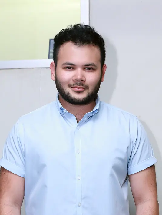 Ridho Rhoma ingin menjadi diri sendiri, karena menurutnya musik bagi seorang penyanyi adalah sebuah identitas. Ia sebagai musisi sekaligus penyanyi ingin membangun imej sendiri, bukan seperti Rhoma Irama. (Wimbarsana/Bintang.com)