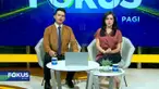 Simak informasi dalam Fokus Pagi edisi (12/10) dengan topik-topik pilihan sebagai berikut, Pencuri Ban Truk Ditangkap, Polisi Gerebek Arena Sabung Ayam, Aksi Heroik Dua Kakek Cegah Kecelakaan Kereta Api, Kebakaran di Permukiman Padat Penduduk.