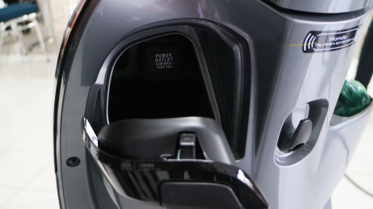 Amankah Menggunakan Charger di Sepeda Motor?