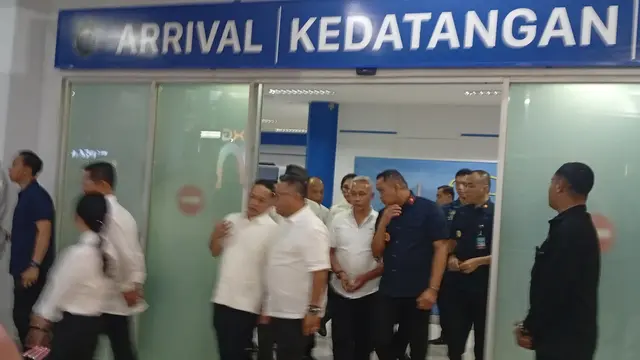 Kepala Imigrasi Batam dan Empat Pejabat Dinonaktifkan, Imbas Dugaan Pungli Wisatawan Singapura.