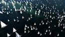 Perahu berlayar selama perlombaan Barcolana Regatta ke-49 di Teluk Trieste, (8/10). Sebanyak 2072 peserta dengan perahu layar mereka berkumpul di Pelabuhan Trieste. (AFP PHOTO / Alberto Pizzoli)