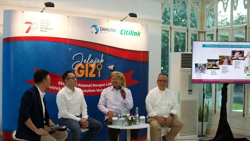 Danone Indonesia siap mendukung program pemerintah mendatang dalam upaya meningkatkan kualitas bangsa melalui program perbaikan gizi, termasuk penyediaan makan siang dan susu untuk ibu hamil dan anak-anak.