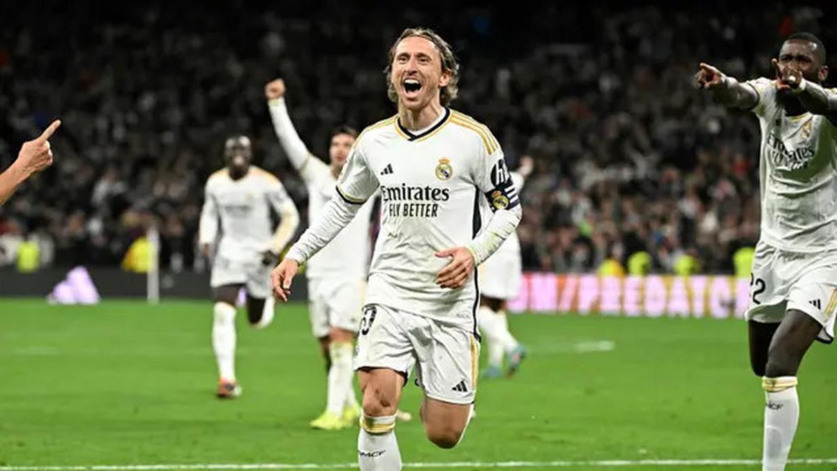 Gayung Bersambut! Luka Modric Disebut Sepakat Gabung AC Milan