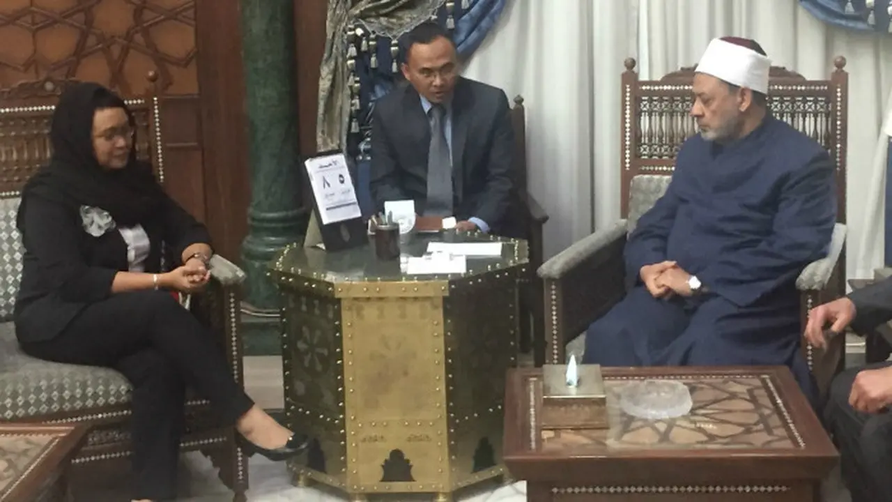 Menlu Retno  menemui, Grand Syeikh Al Alzhar Prof. Dr. Ahmed Mohammad Ahmed Al Tayyeb