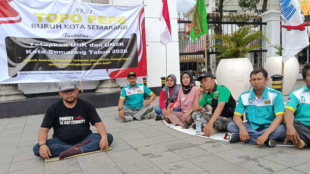 Buruh Gelar Aksi Topo Pepe, Tuntut Wali Kota Semarang Tetapkan UMK Layak