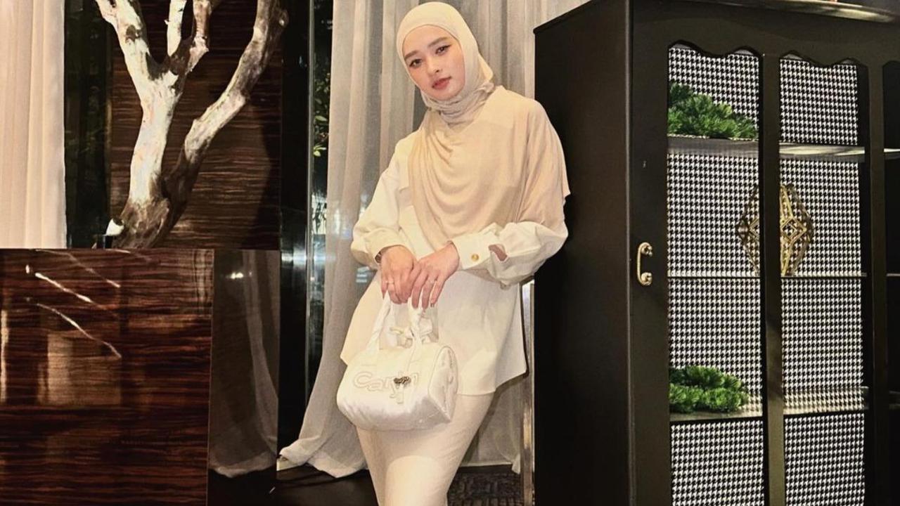Dalam kesempatan itu, Inara Rusli juga meminta kepada netizen untuk tidak membanding-bandingkan&nbsp; dengan orang lain.<br>