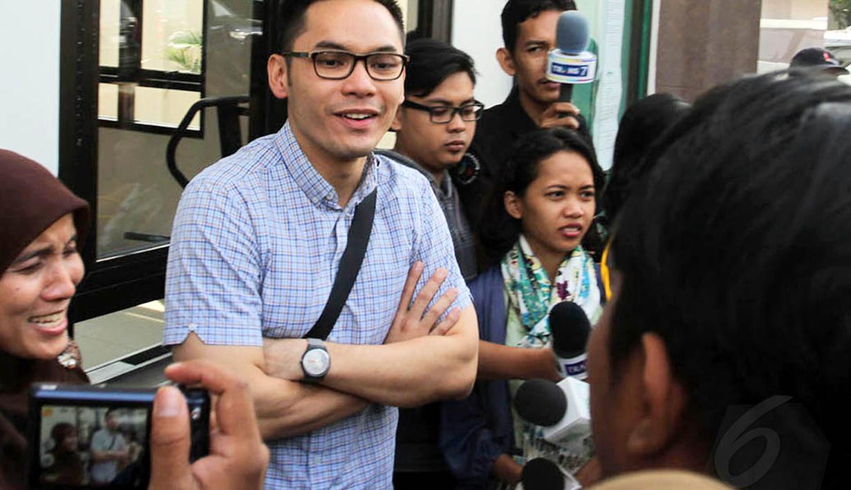 Usai sidang Ben Kasyafani tampak memberikan penjelasan kepada wartawan. Jakarta (17/6/14) (Liputan6.com/Faizal Fanani)