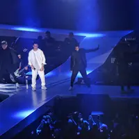 Afgan bayar lunas Konser Dekade di Istora Senayan, Jakarta. (Adrian Putra/Fimela.com)