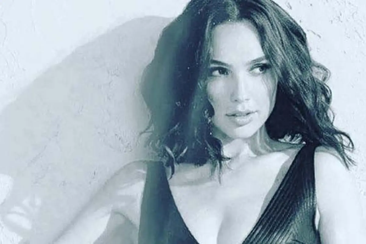[Bintang] Sebelum Terkenal, Gal Gadot Ternyata Pernah Jadi Pelayan Restoran