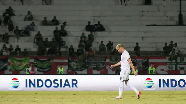 Gelandang Persebaya Surabaya, Diogo Campos.