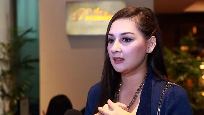 Bintang] Mona Ratuliu