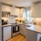 7 Inspirasi Dapur Kecil di Rumah 5x9 yang Fungsional (Image by Gemini AI)