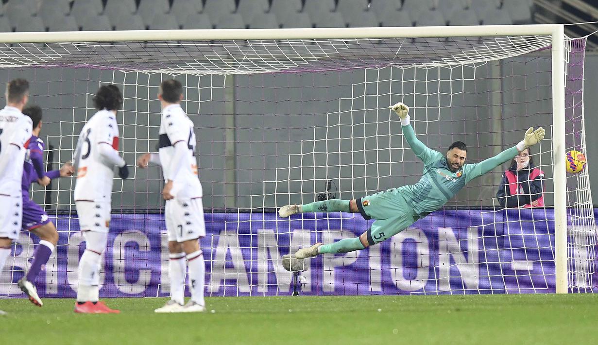 Tak patah arang, La Viola akhirnya berhasil memecahkan kebuntuan lewat gol Alvaro Odriozola empat menit berselang. Mereka juga mampu melesatkan dua gol tambahan sebelum babak pertama usai, masing-masing lewat Giacomo Bonaventura (34') dan Cristiano Biraghi (42'). (La Presse via AP/Tano Pecoraro)