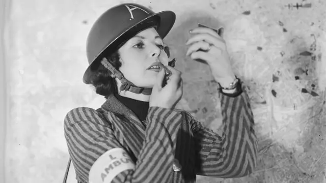 Pengaruh Perang Dunia II dalam Fashion era 1940-an