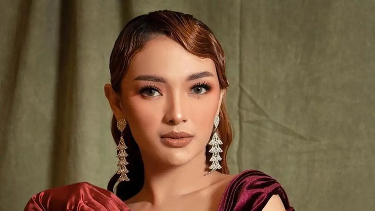 Hamil Anak Kedua, Ini 6 Pemotretan Terbaru Zaskia Gotik yang Makin Menawan