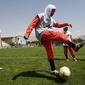 Atlet sepakbola wanita Iran (AFP/Amir Poormand)