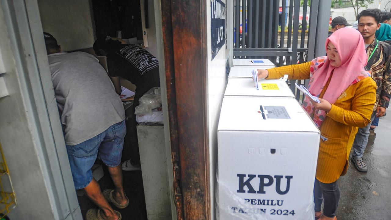 Andika mengaku turut berduka atas kematian salah seorang petugas pemilu.&nbsp;<br>