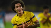 Tak menunggu waktu lama, Witsel kemudian pindah ke Borrusia Dotmund. Keputusan tepat diambil Witsel usai ia tampil impresif membawa Dortmund memuncaki klasemen Bundesliga hingga pecan ke-13. (AFP/Patrik Stollarz)