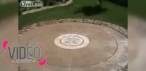 Kolam Renang Unik dan Paling Aneh di Dunia