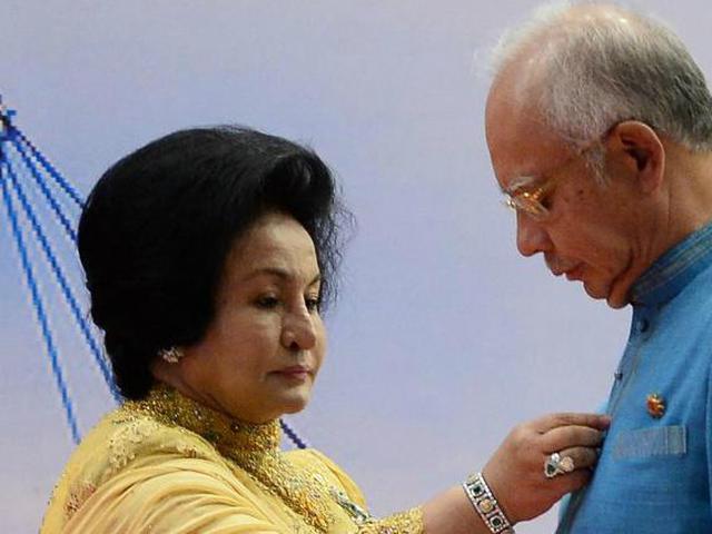 Klaim Dokter Menguak 5 Prosedur Bedah Kosmetik Rosmah Mansor