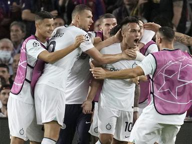 Barcelona harus bersusah payah untuk meraih hasil imbang kala menjamu Inter Milan pada lanjutan babak penyisihan grup Liga Champions 2022-2023. (AP/Emilio Morenatti)
