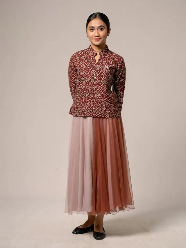 Padu Padan Batik dan Rok untuk Upacara HUT RI (Foto: Reve Art AI)