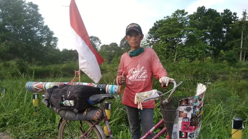 Tanpa Sepeser Uang, Pria Asal Sumsel Kayuh Sepeda Jelajah Indonesia