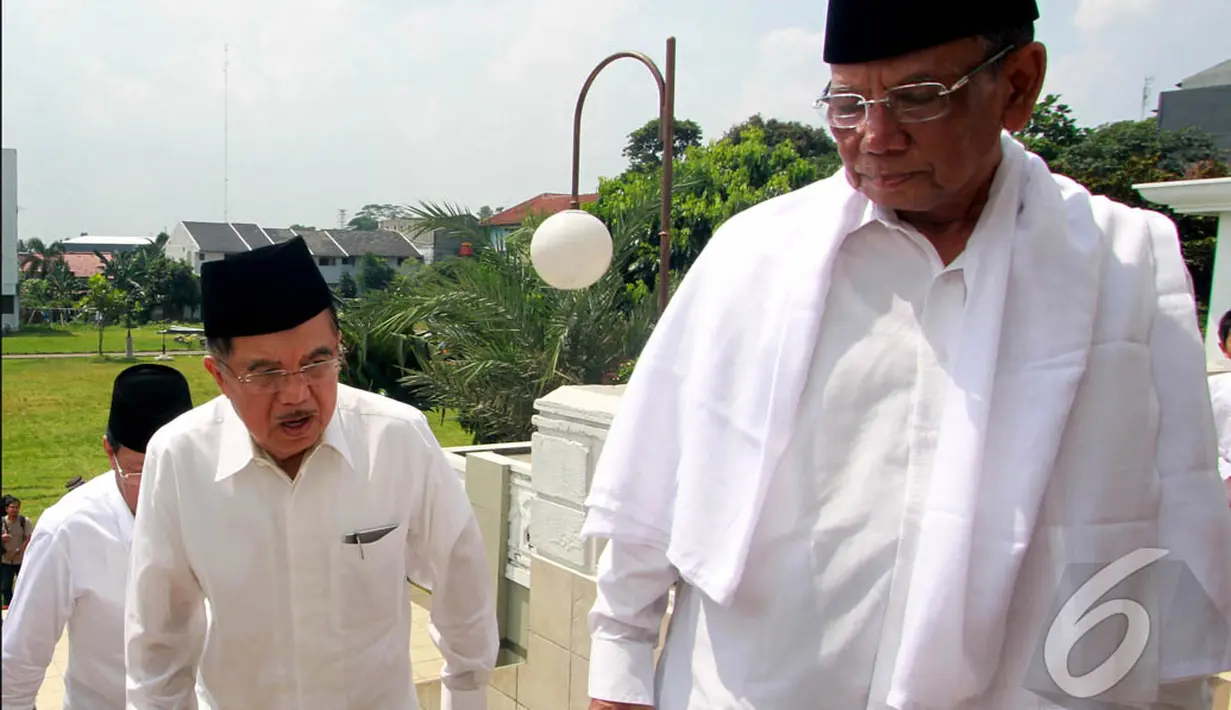 Hasyim Muzadi mendukung JK karena JK satu-satunya calon yang merupakan tokoh NU, Depok, Jumat (23/5/2014) (Liputan6.com/Andrian M Tunay)