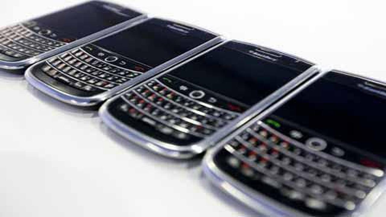 Kominfo akan wajibkan RIM bangun pusat data di Indonesia