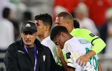 FOTO: Tangis Pemain Oman Pecah Usai Tersingkir Dramatis dari Piala Asia 2023