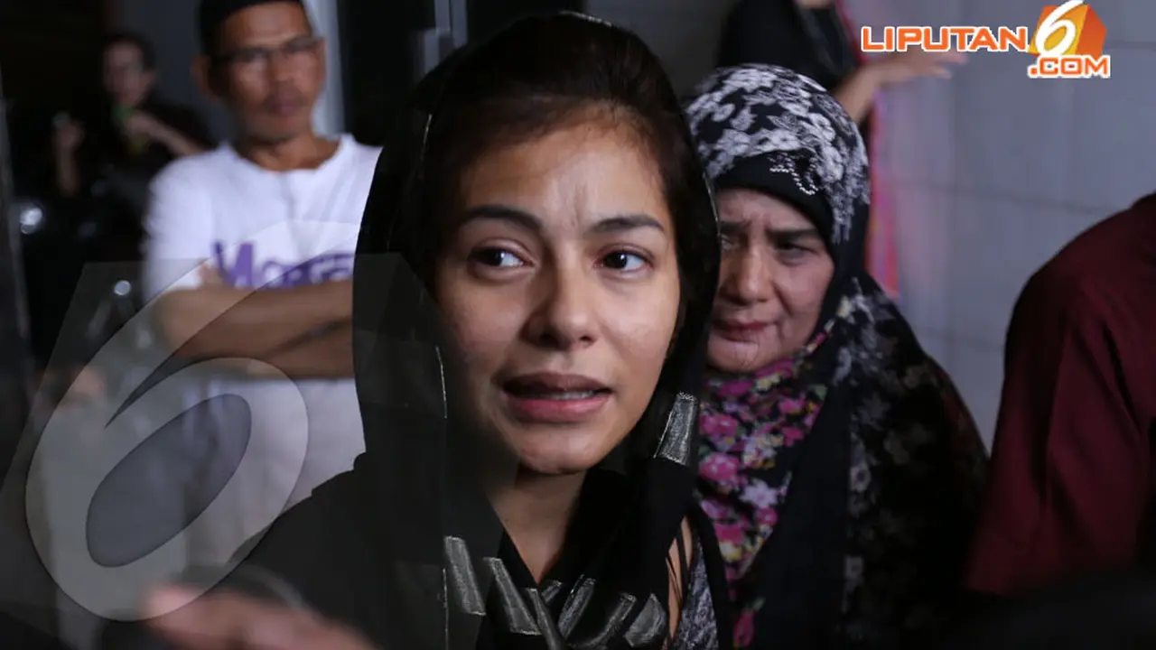 Suasana Duka Meisya Siregar Saat Ibunda Wafat